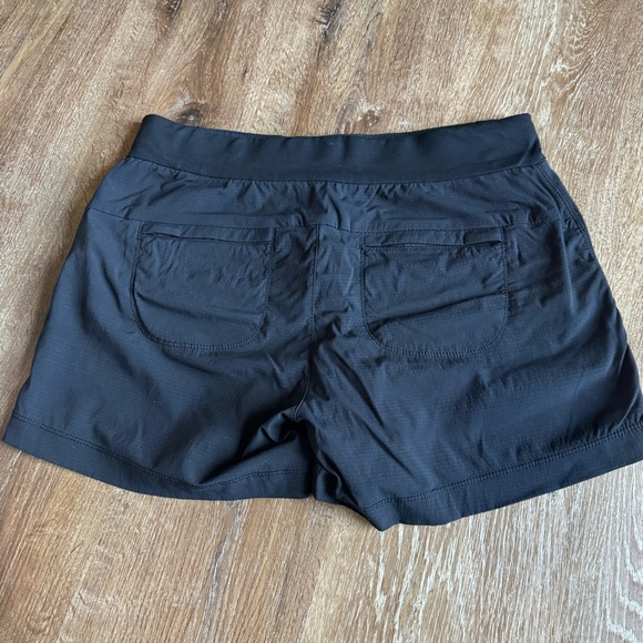 Athleta Trekkie Short 4” - Picture 3 of 5